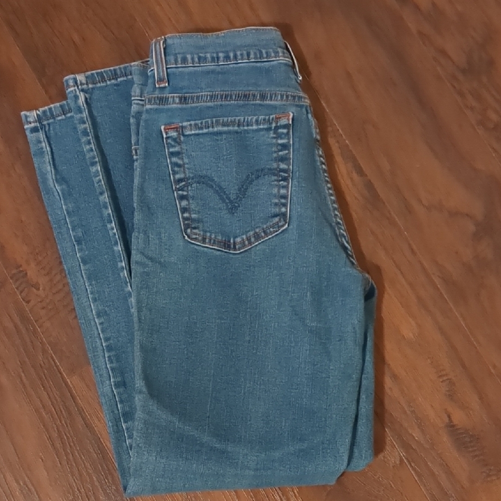 Levi's Women's Straight Leg Jeans in Blue